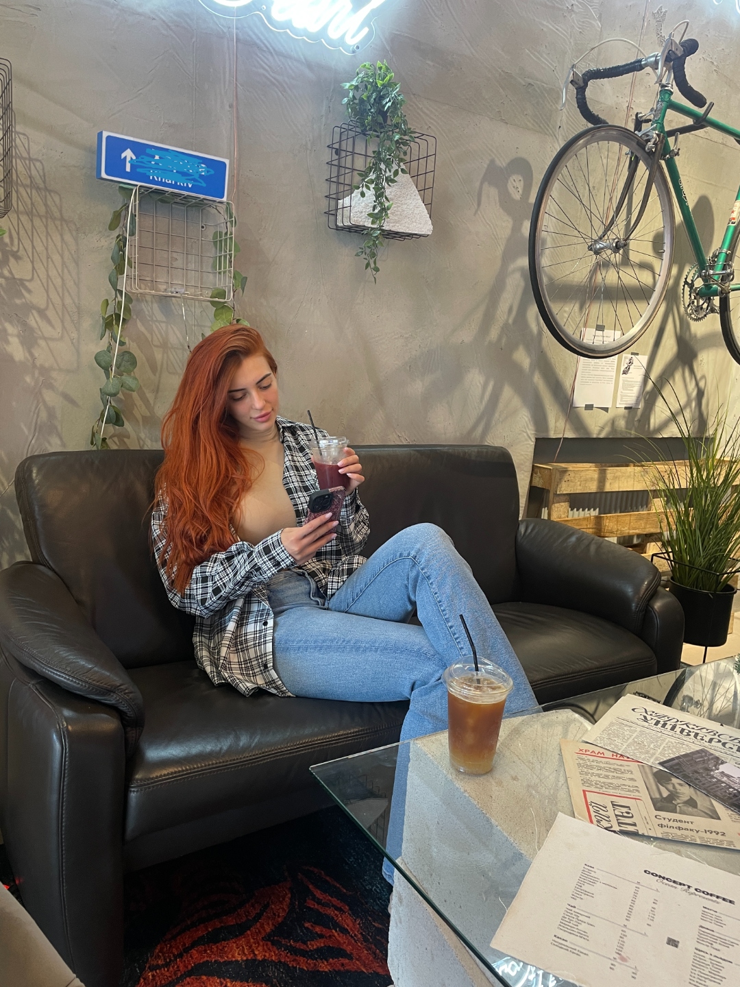 Casual lifestyle — cozy cafe moment